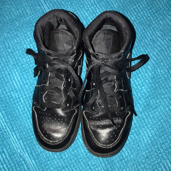 Nike Air Jordan 1 - Picture 5 of 12